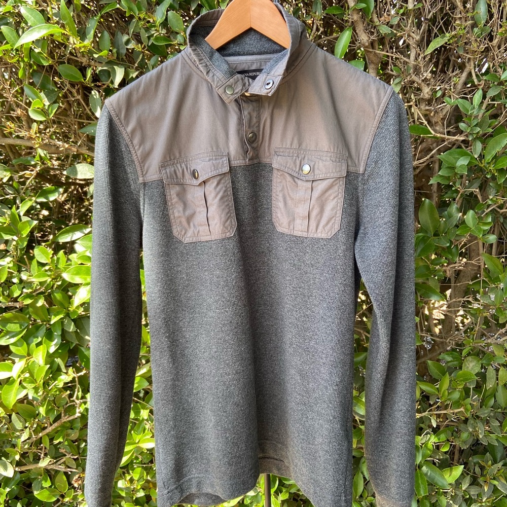 MEDIUM MENS Banana Republic gray sweater